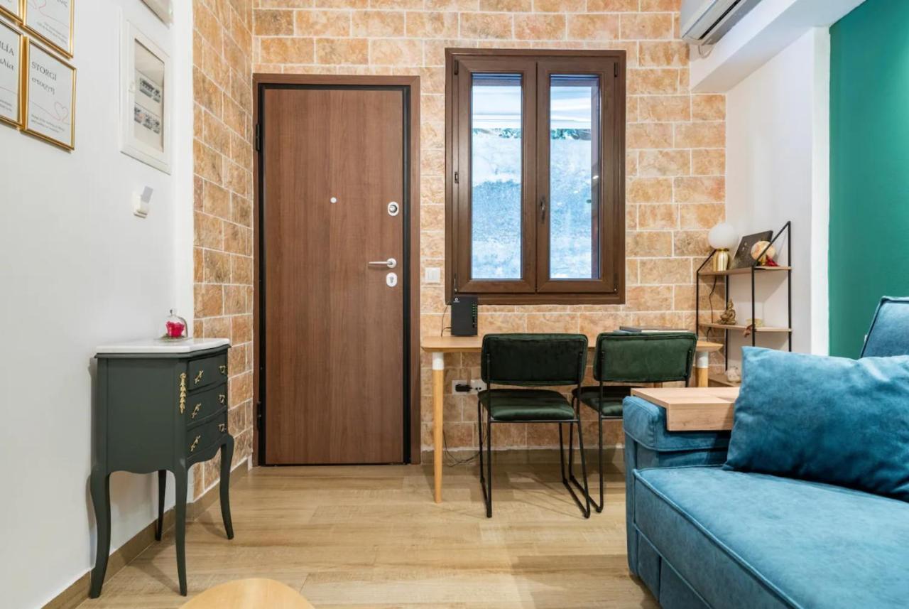 Cute Tiny Apartment In The Heart Of Flisvos Athens Ngoại thất bức ảnh