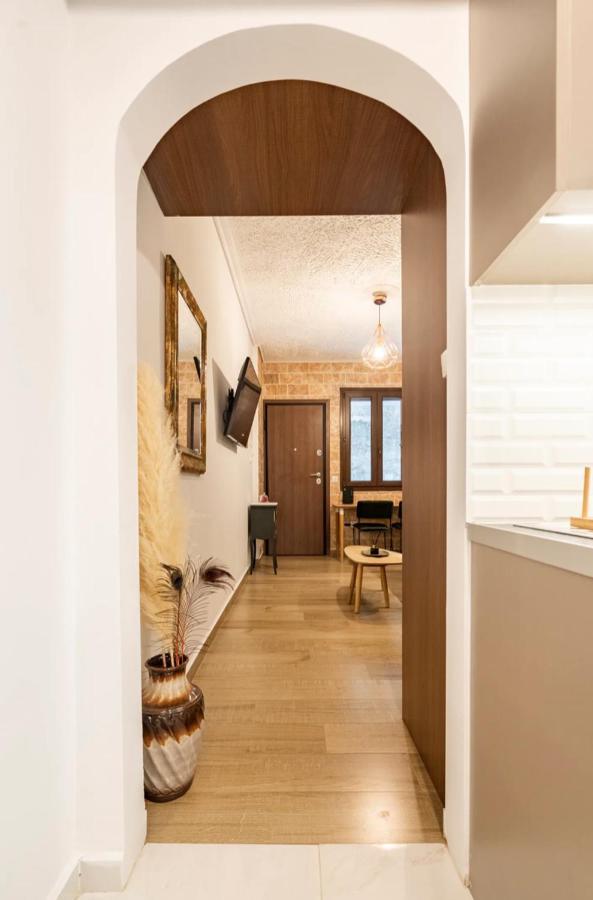 Cute Tiny Apartment In The Heart Of Flisvos Athens Ngoại thất bức ảnh